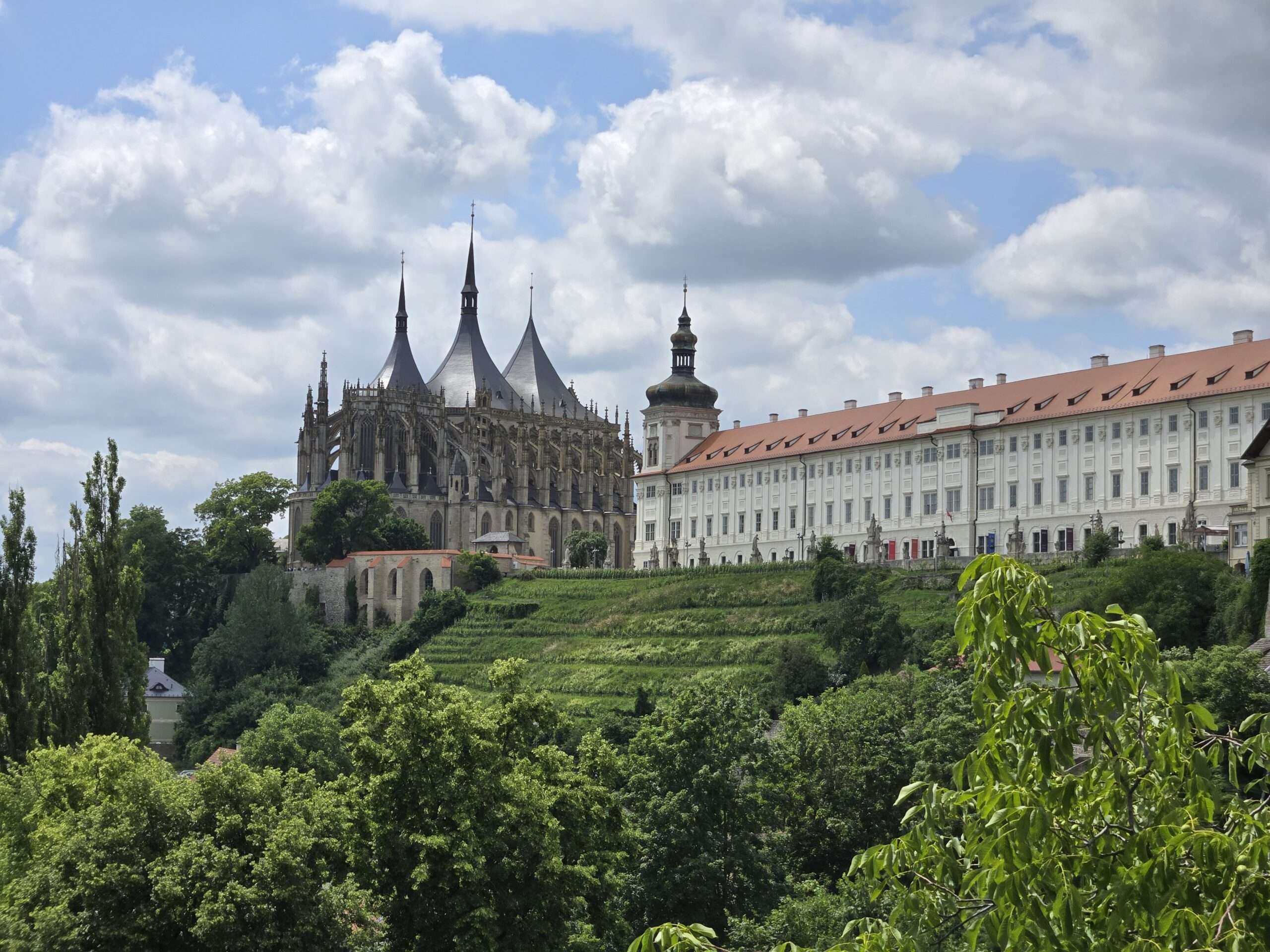 枯れた響きの◆チェコ・KUTNA　HORA　1939年製の４／４◆ Kutná Hora: Discovering the cultural heart of the Czech Republic